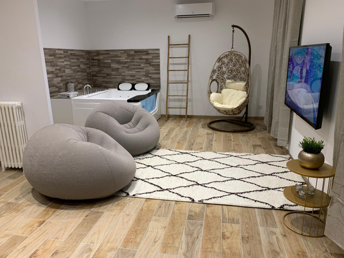 Others 3, Appartement Cosy Jacuzzy Luxe Gare de Toulon, Var