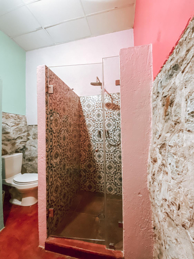 Bathroom 3, Hotel Las Golondrinas, Del Centro