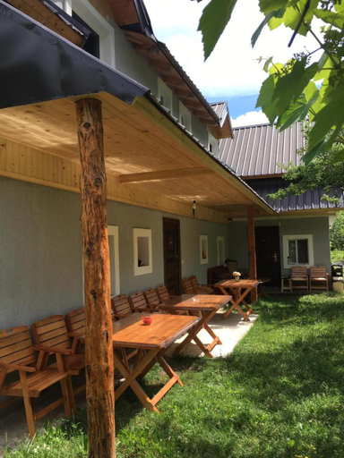 Exterior 10