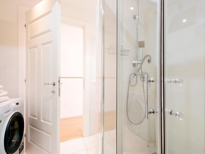 Bathroom 3, Alinari Boutique Apartments, Florence