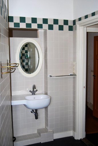 Others 2, Bed & badkamer Het Lemstra Hus, Harlingen