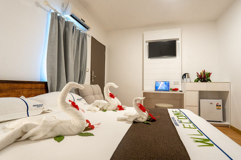Bedroom 3, Airport Ace Hotel, Ba