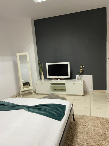 Others 2, Aqua apartman satu mare, Satu Mare