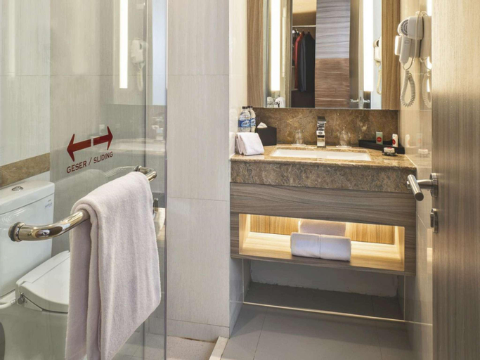 Bathroom 10