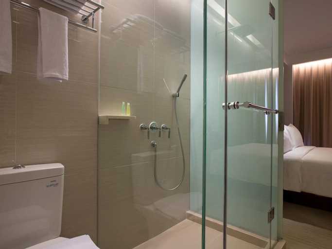 Bathroom 15