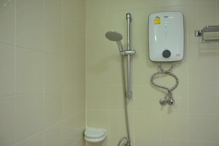 Bathroom 9