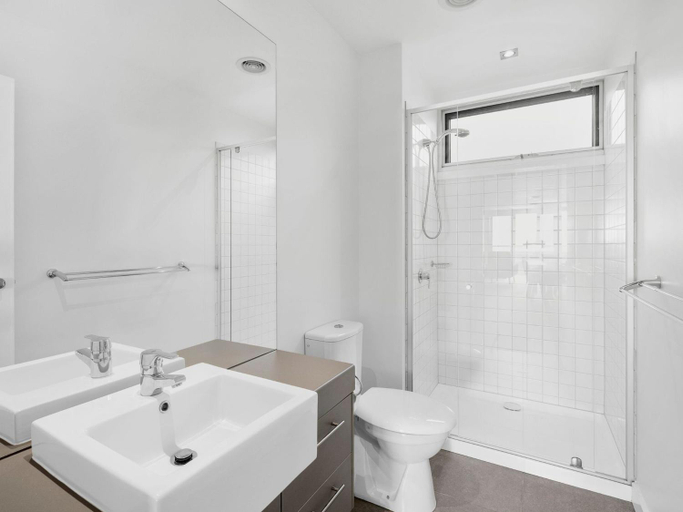 Others 4, Point Grey Apartment 7, Surf Coast - West
