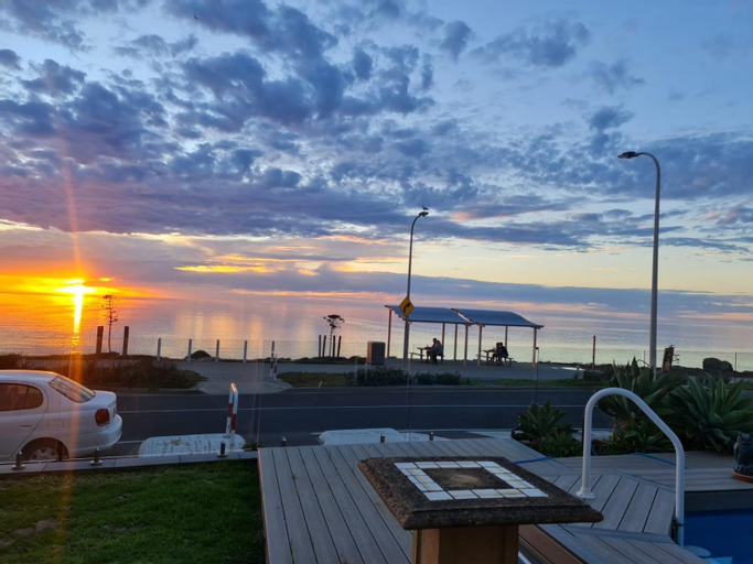 Sport & Beauty 1, Glenelg Beach House With Private Beachfront Pool, Adelaide