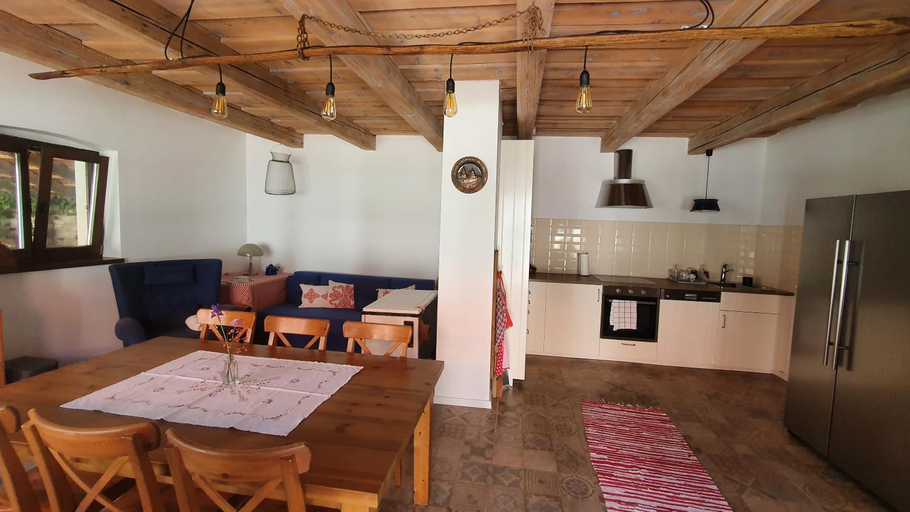 Others 5, Mayday Cottage, Szentendre