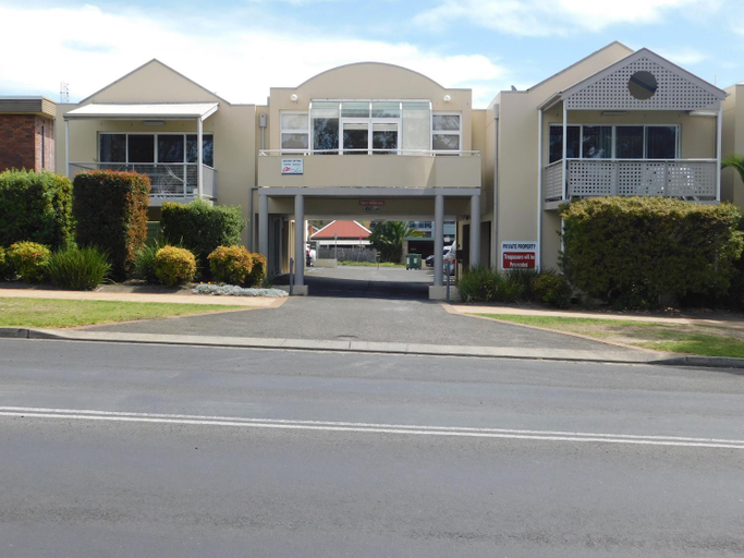 Secret at Huskisson, Shoalhaven - Pt B
