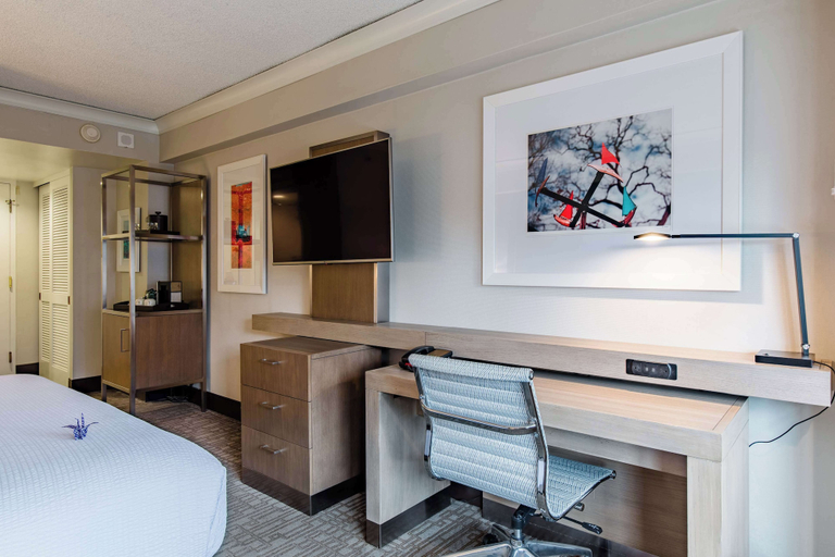 Bedroom 2, Coast Seattle Downtown Hotel by APA, Seattle