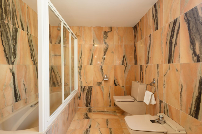 Bathroom 3, Spacious house with pool, garden and solarium in Las Chapas, Marbella, Málaga