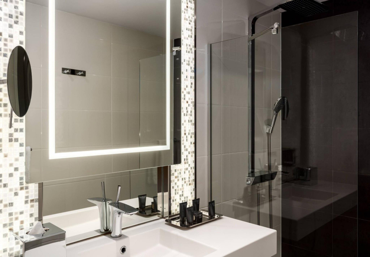 Bathroom 4