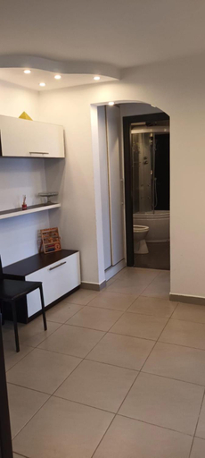 Others 4, Apartament Maria, Calimanesti