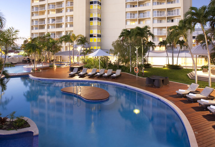 Pullman Cairns International - Tap to explore photos