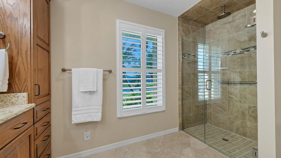 Bathroom 4, 135 Tropicana Drive, Charlotte