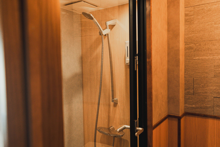 Bathroom 3, Hakuba Pension Meteor, Hakuba