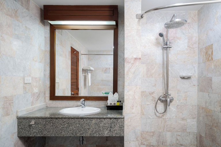 Bathroom 5, Star Convention Hotel, Muang Rayong