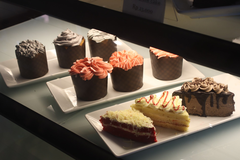 Food & Drinks 6