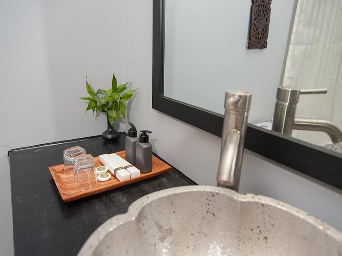 Bathroom 11