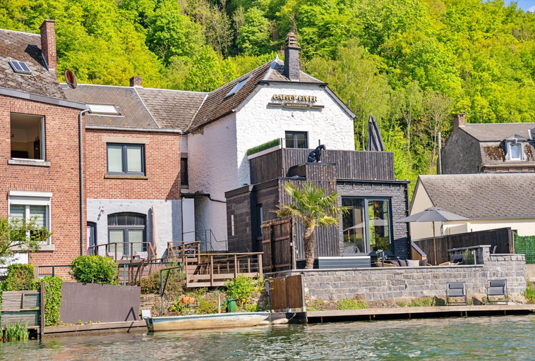 Gatsby River II, Namur