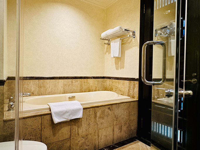 Bathroom 4