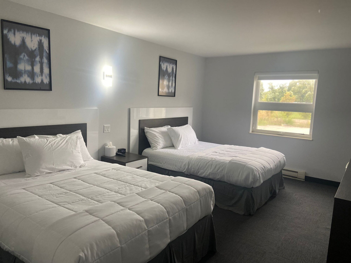 Bedroom 5, Lac House Inn, Division No. 1
