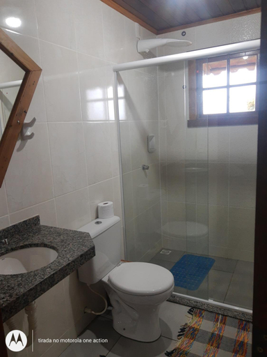 Bathroom 3, Chales do Apolinario, Tiradentes