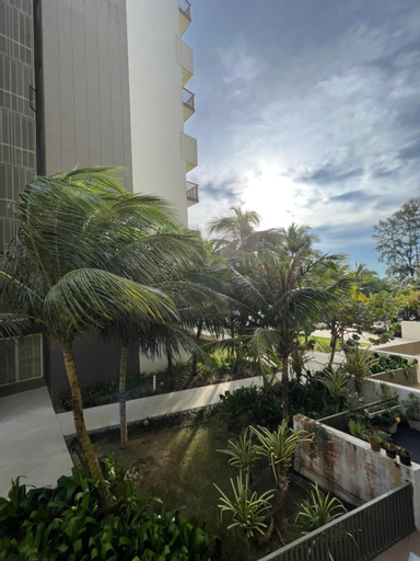 By The Sea Beachfront Designer Suites Penang - Managed by Art of Tree, Penang Island