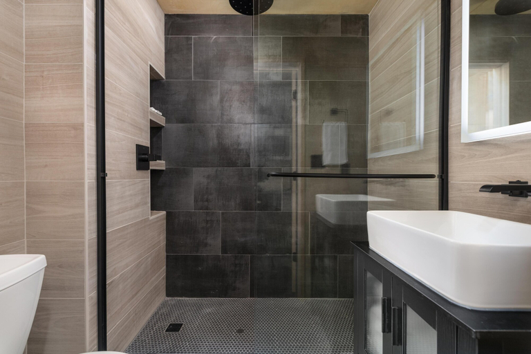 Bathroom, Bunkies-old Salt, La Salle