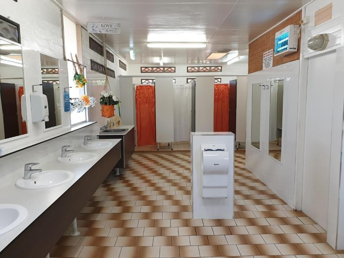 Bathroom 4, North Haven Holiday Village, Port Macquarie-Hastings - Pt B