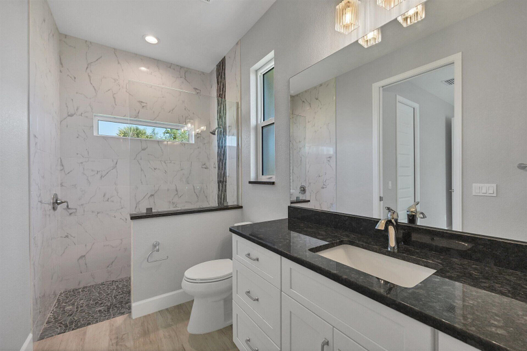 Bathroom, Serene Getaway, Charlotte