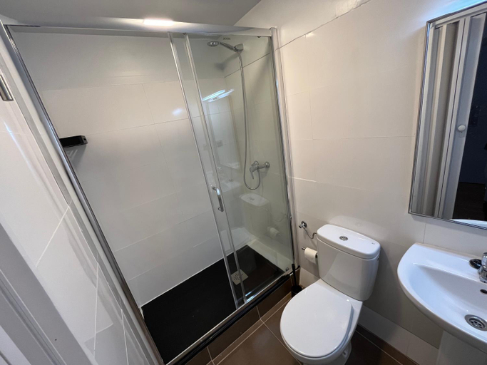 Others 2, Hostal ARS, Girona