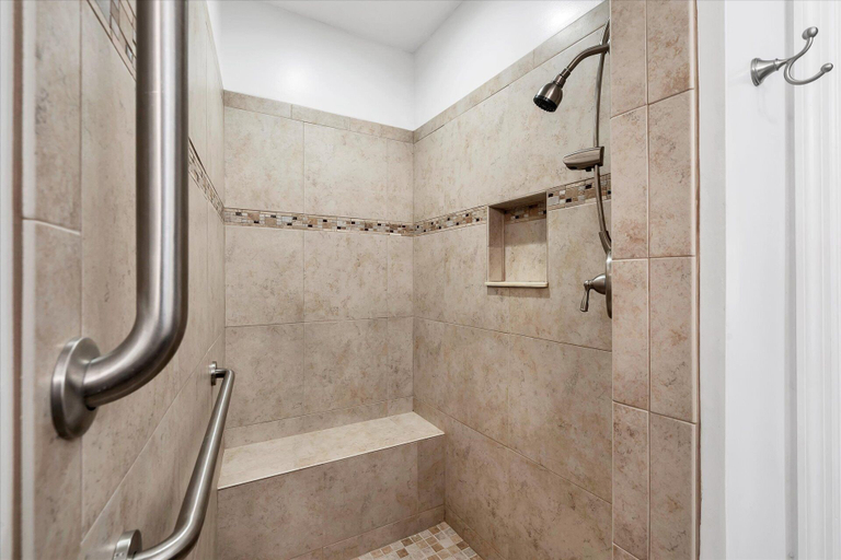 Bathroom 4, 1944 Pennsylvania ave, Charlotte