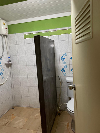 Bathroom 12