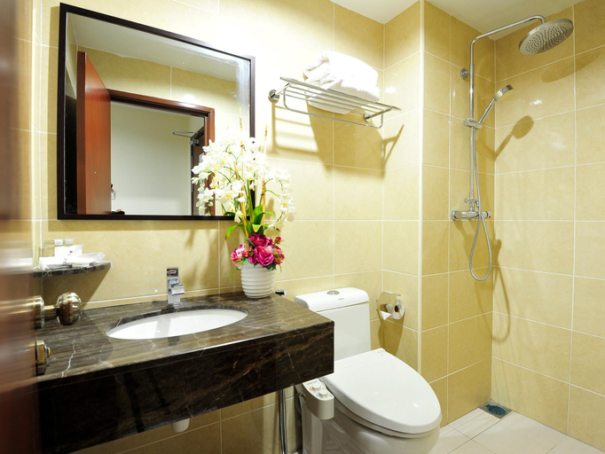 Bathroom 7