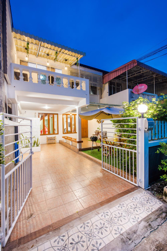 Exterior & Views 1, White beach house Hua hin 20 second to the beach, Hua Hin