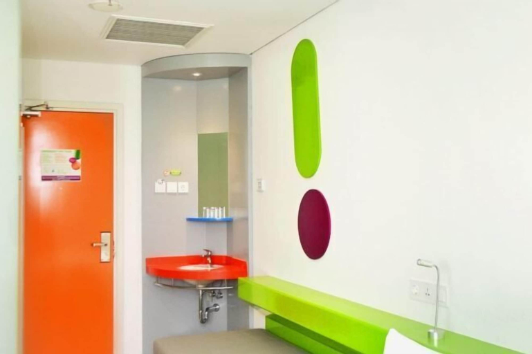 Bathroom 11