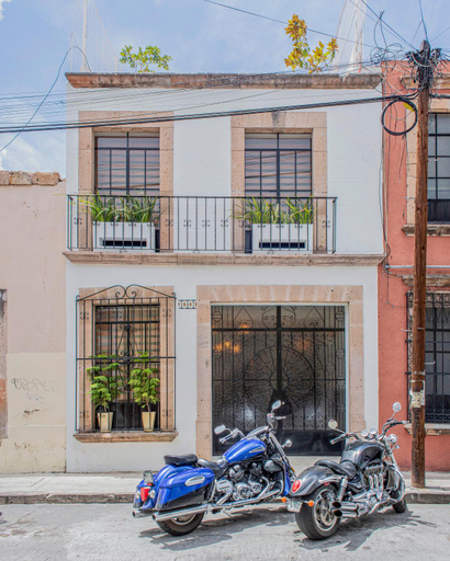 Others 4, Casa Mariano, Morelia