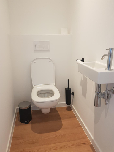 Bathroom 2, The One - New luxury beachfront apartment, West-Vlaanderen