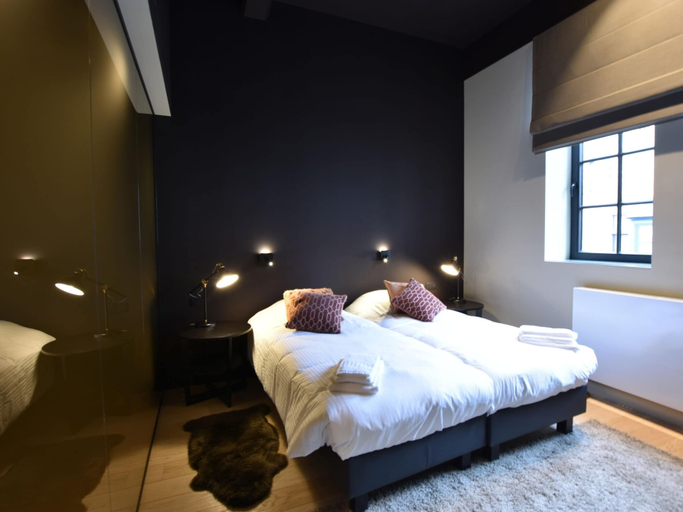 Room 3, Luxurious Apartment in Nieuwpoort with Hot Tub, West-Vlaanderen