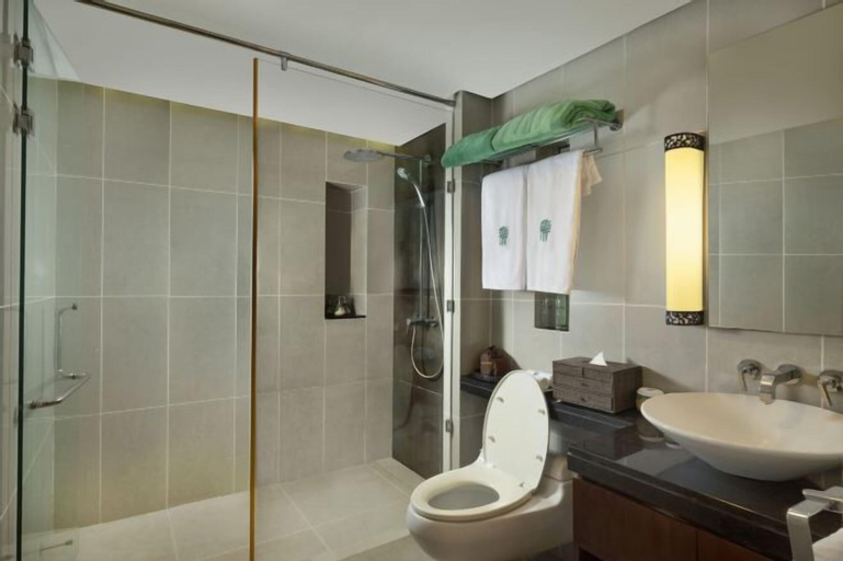Bathroom 10