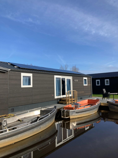 Exterior 6