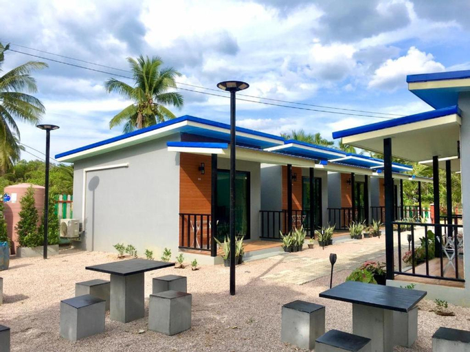 Exterior 8