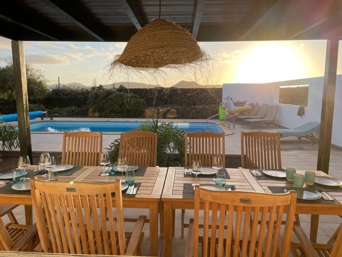 Food & Drinks, North Shore Villas, Villa MAKAI, Heated & Shared Pool, Las Palmas