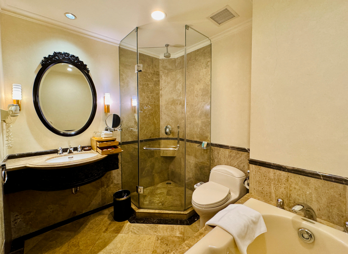 Bathroom 22