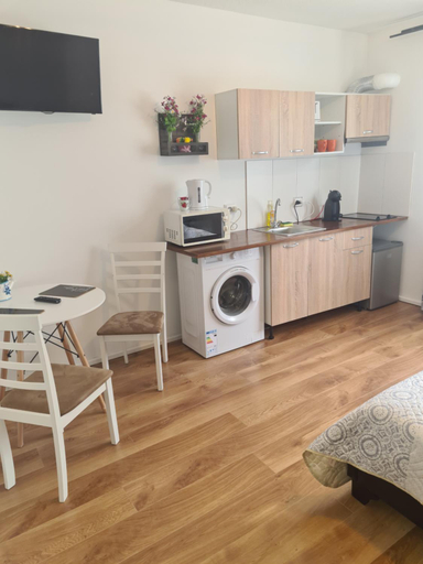 Others 3, Luca's studio 2 ,Close to Therme Bucharest, Airport Otopeni, Balotesti