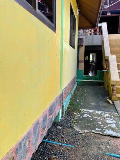 Exterior 4