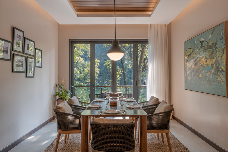 Dining Room 21