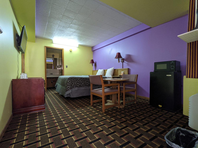 Others 2, Great Plains Budget Inn, Lancaster